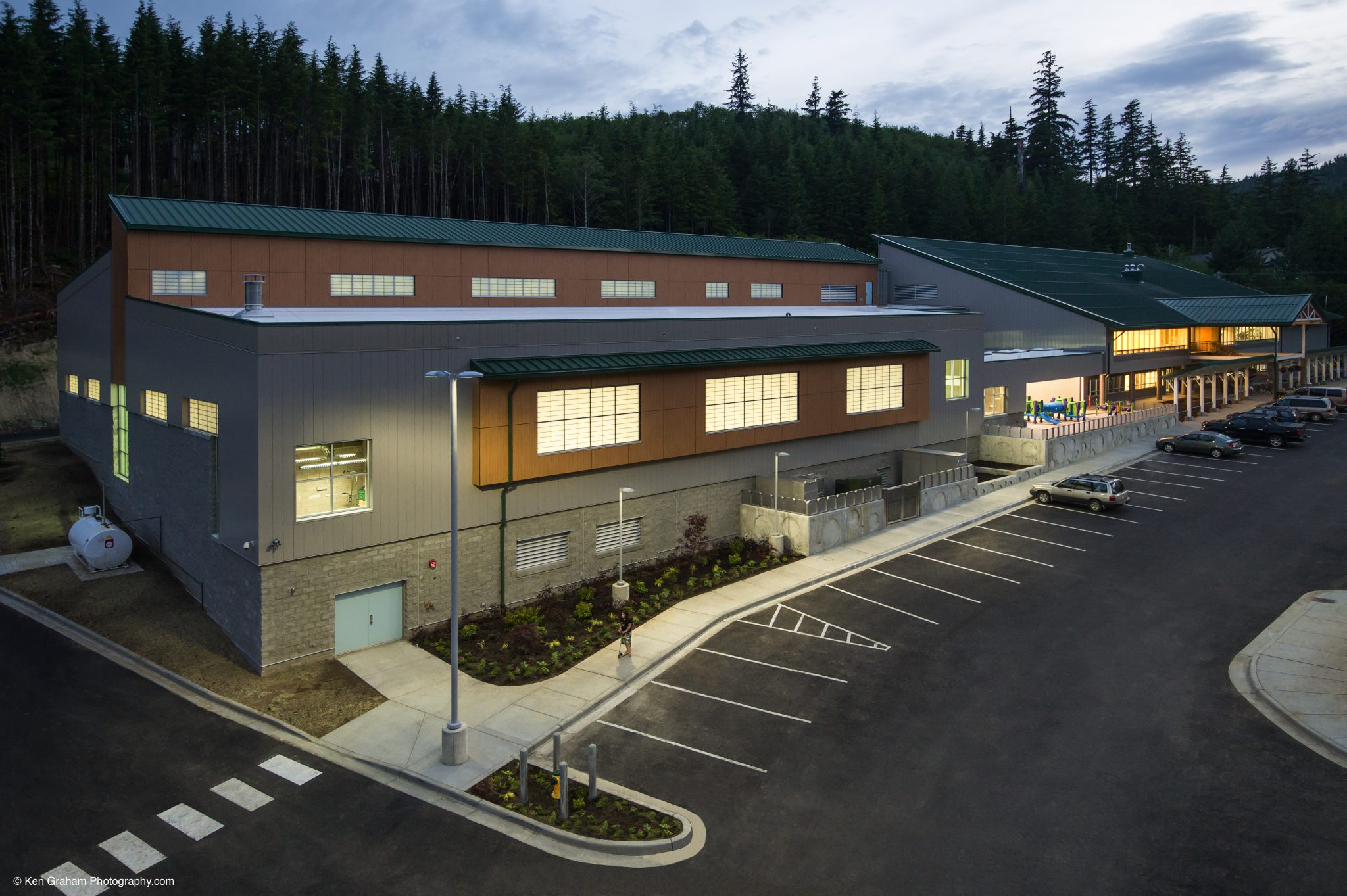 One story building with vertical paneled walls